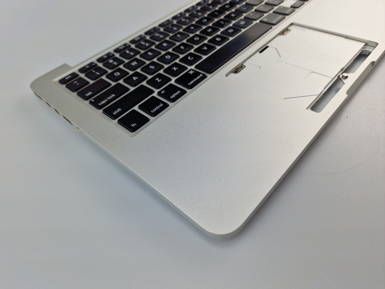 Genuine MacBook Pro A1425 2012 - 2013 Palmrest US Keyboard w/Battery - FIXgenie
