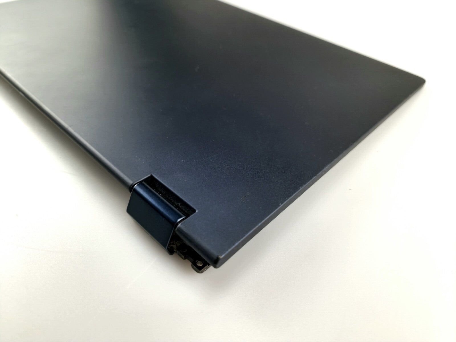 Lenovo Ideapad C340 - 14IWL Rear Housing LCD Lid Cover inc Hinges Blue AP2GA000820 - FIXgenie