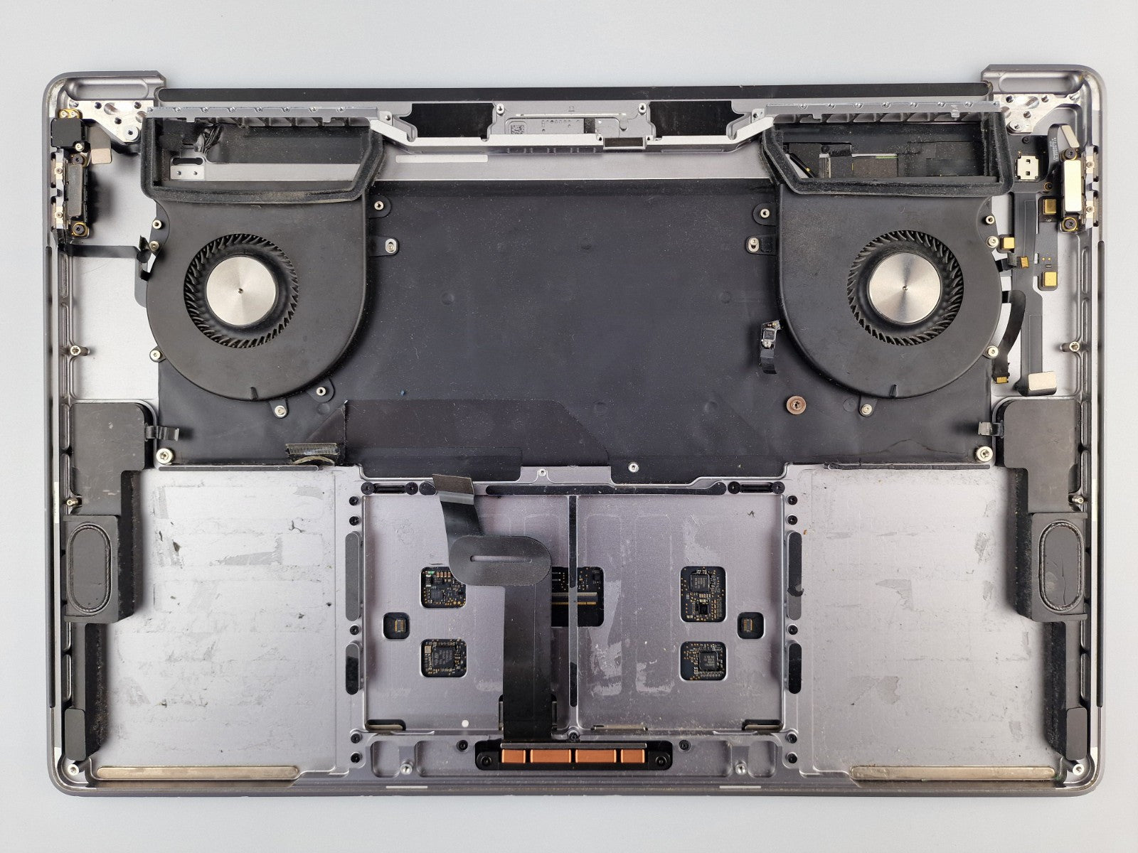 Genuine MacBook Pro 16" 2019 A2141 Palmrest English Keyboard Space Grey - FIXgenie