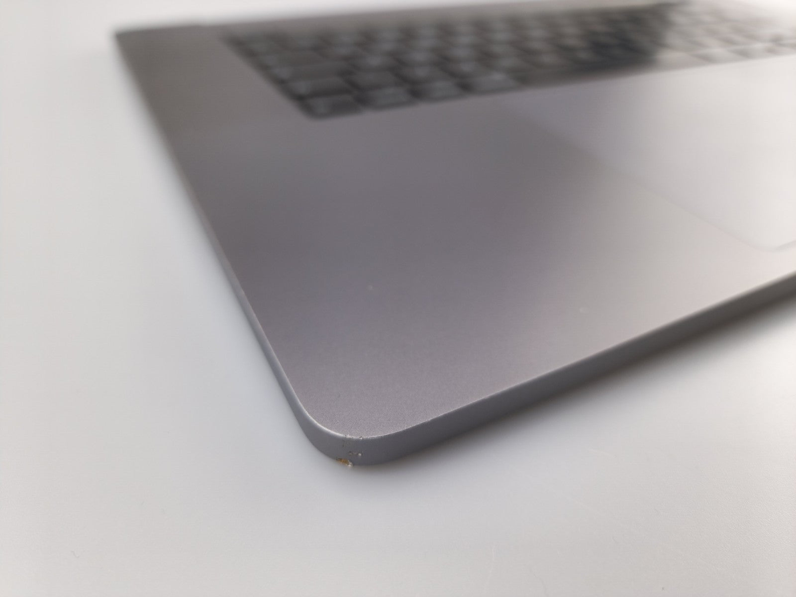 Genuine MacBook Pro 16" 2019 A2141 Palmrest English Keyboard Space Grey - FIXgenie